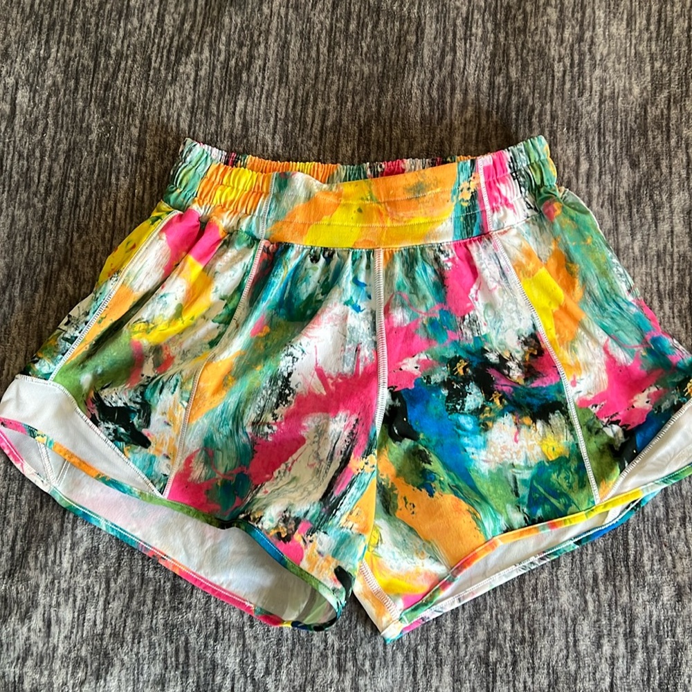 Lululemon hotty hot low-rise 4”
